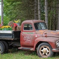 Wilderness Wedding Barn & Little Log Chapel