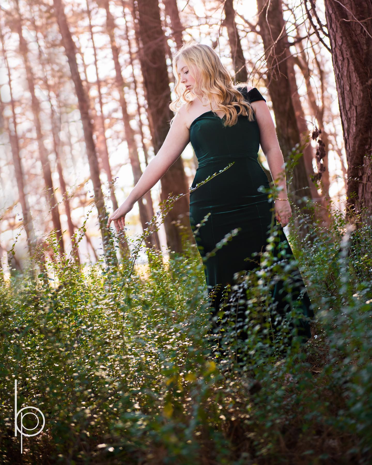 @cailin_emma_campbell you are beautiful! More to come but wanted to give you a peek first! #brooklynpaynephotography #alabamaphotographer #locationphotography ... #teenphotographer #winter See more